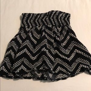 Joe B black and white skirt; size small.